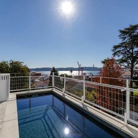 Center Luxury With Rooftop Heated Pool & 3 Terraces *